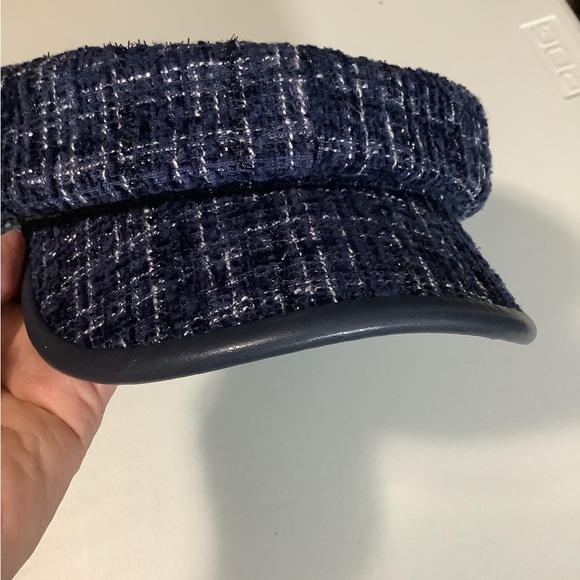 Plaid newsboy hat with faux leather trim - Picture 6 of 8